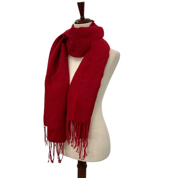 NEW Steve Madden Cozy Blanket Scarf with Fringe Trim in Winter Red Oblong NWT - Picture 11 of 16